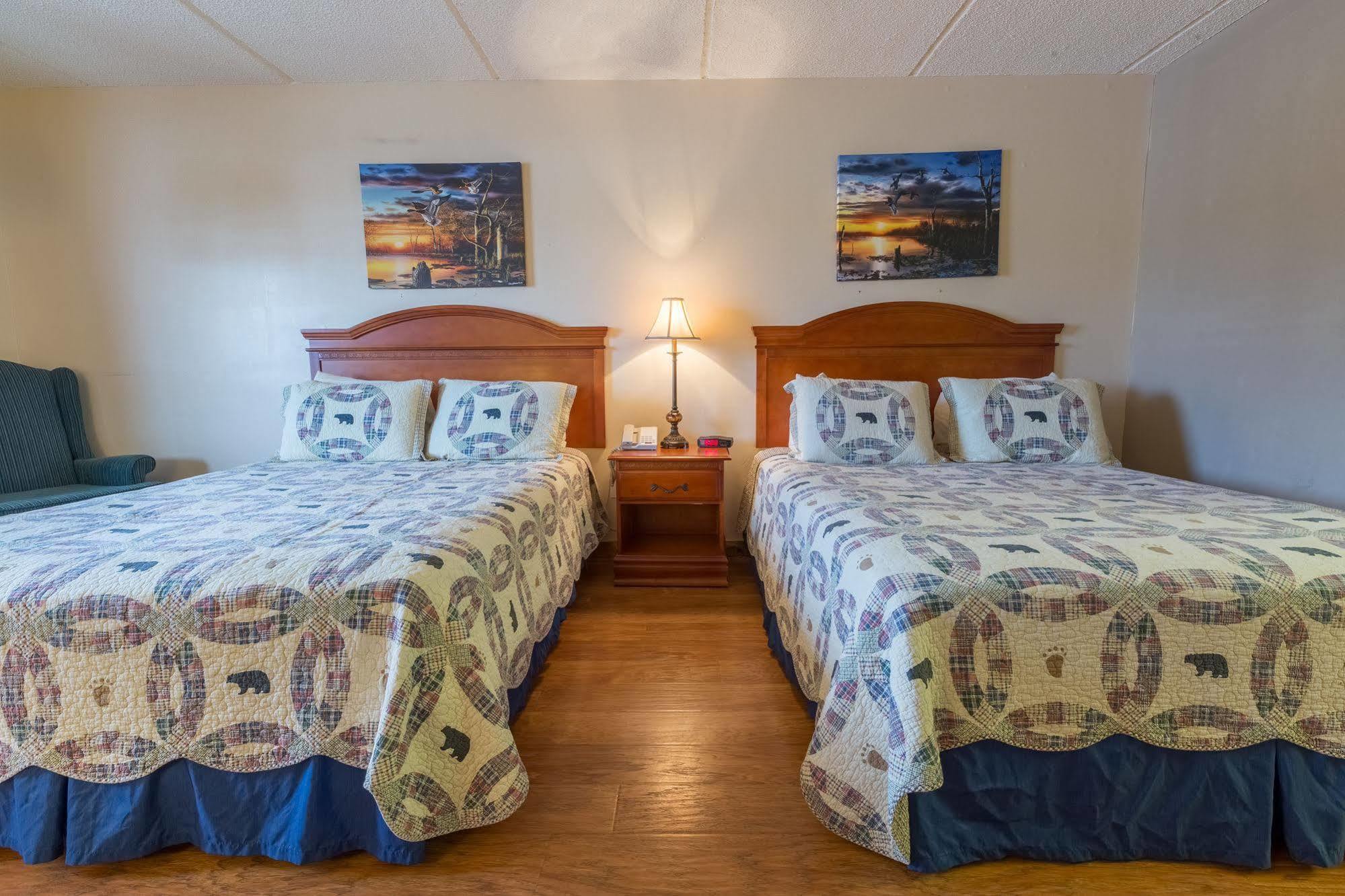 Mountain Breeze Motel Pigeon Forge Bagian luar foto