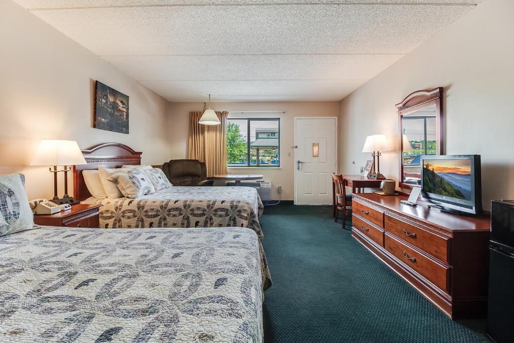Mountain Breeze Motel Pigeon Forge Bagian luar foto